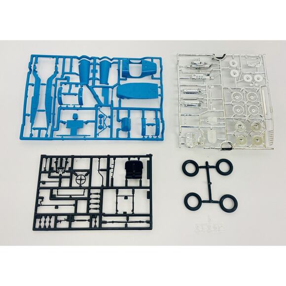 AMT Matchbox Bugatti Type 59 1:32 Plastic Model Kit 2021 New Open Box - Picture 2 of 7